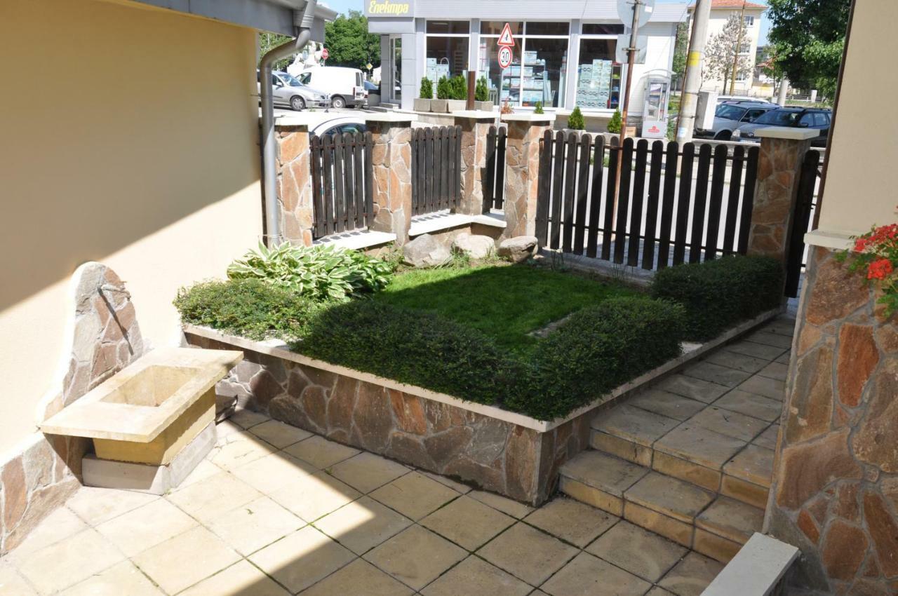 Къща За Гости Ирис Kyustendil Exterior photo